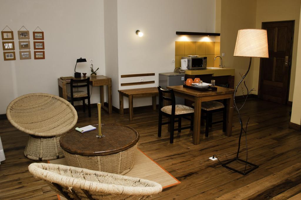 Hotel Restaurant Le Combava Antananarivo Bilik gambar