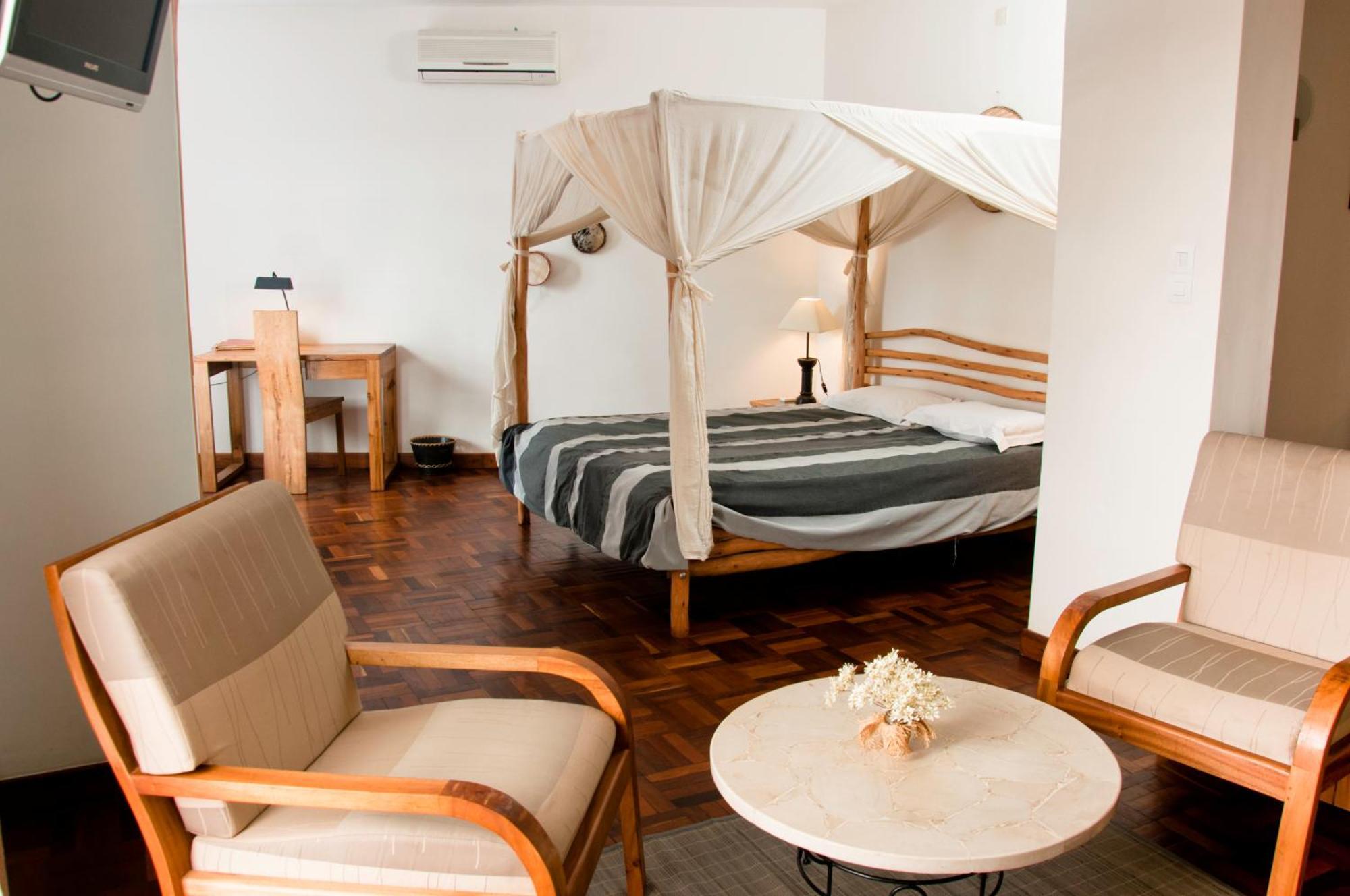Hotel Restaurant Le Combava Antananarivo Luaran gambar