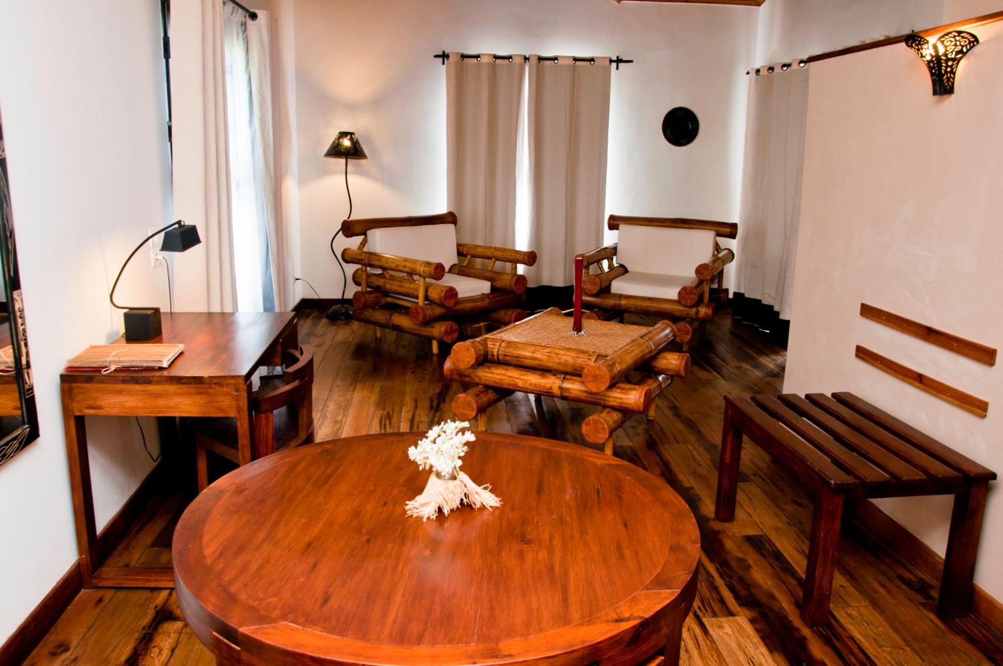 Hotel Restaurant Le Combava Antananarivo Luaran gambar